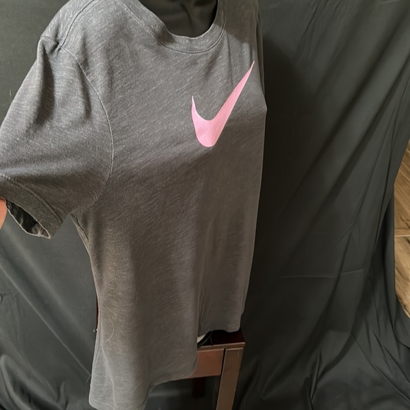 Nike tee shirt. Size L. Women. Charcoal. Excellent condition! - Picture 2 of 5